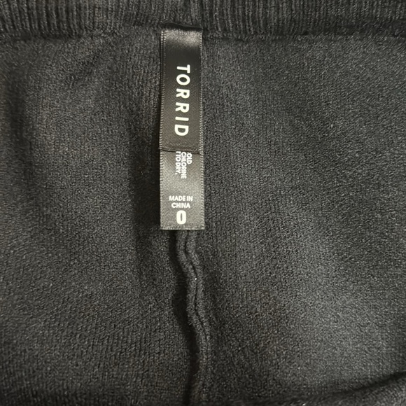 BNWT Torrid Black Sweater Leggings -Full Length- Size 0
069 - Picture 6 of 7